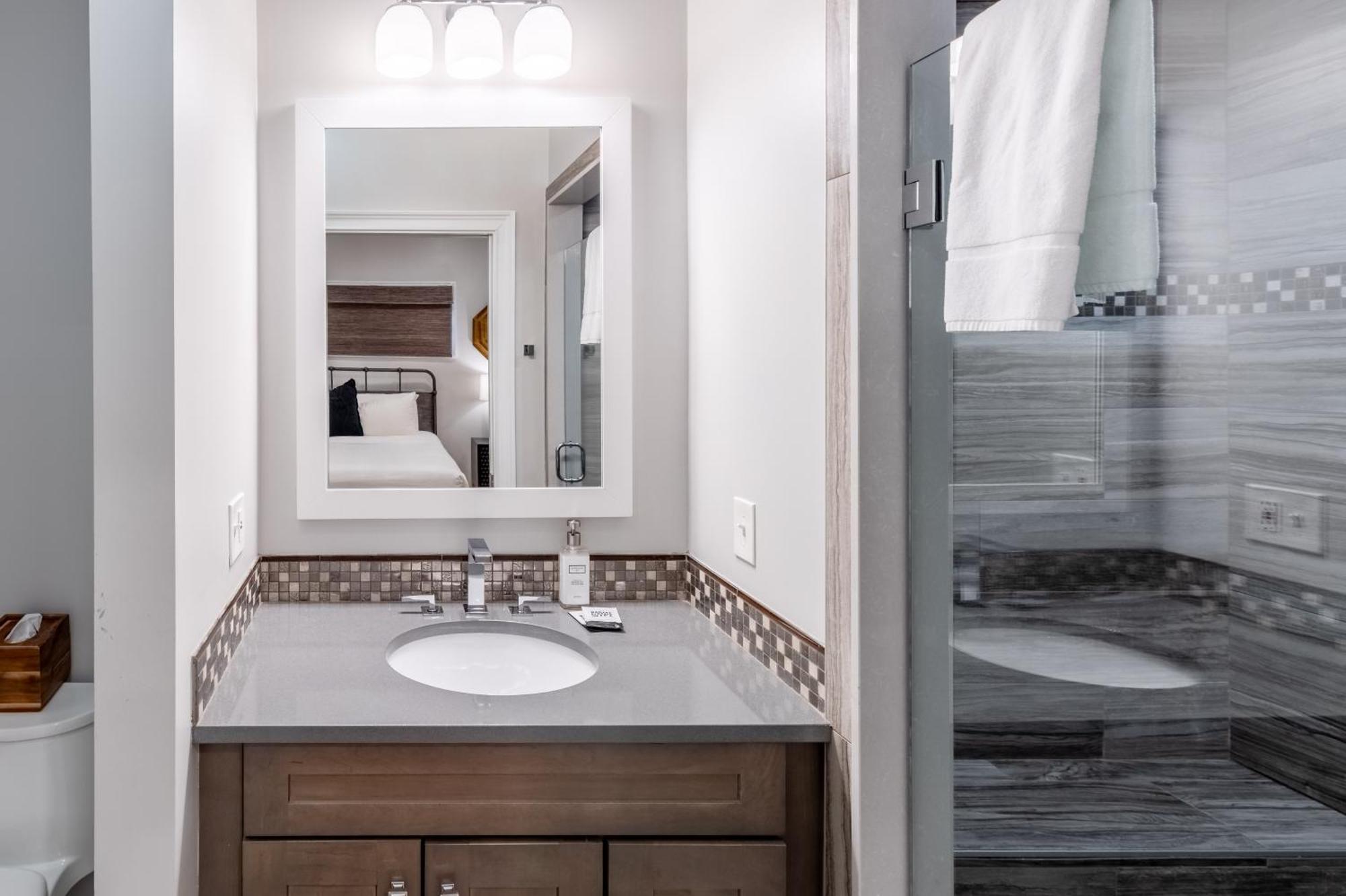 Willa The Newport Lofts - 595 Thames Street Zewnętrze zdjęcie